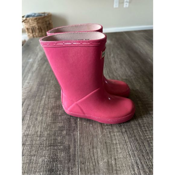 Girls Sparkly Pink Hunters Rainbows Size 8 - Picture 2 of 6